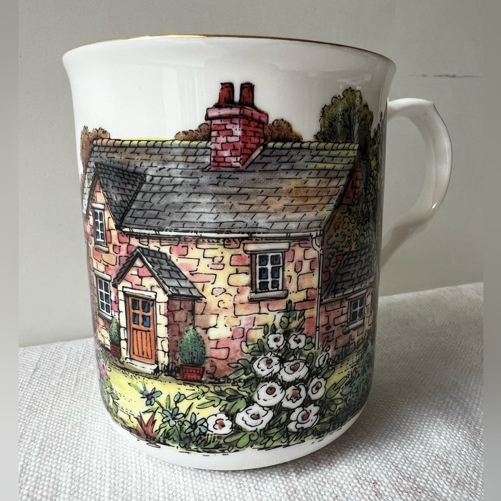 Charming Vintage Cottage Scene Mug